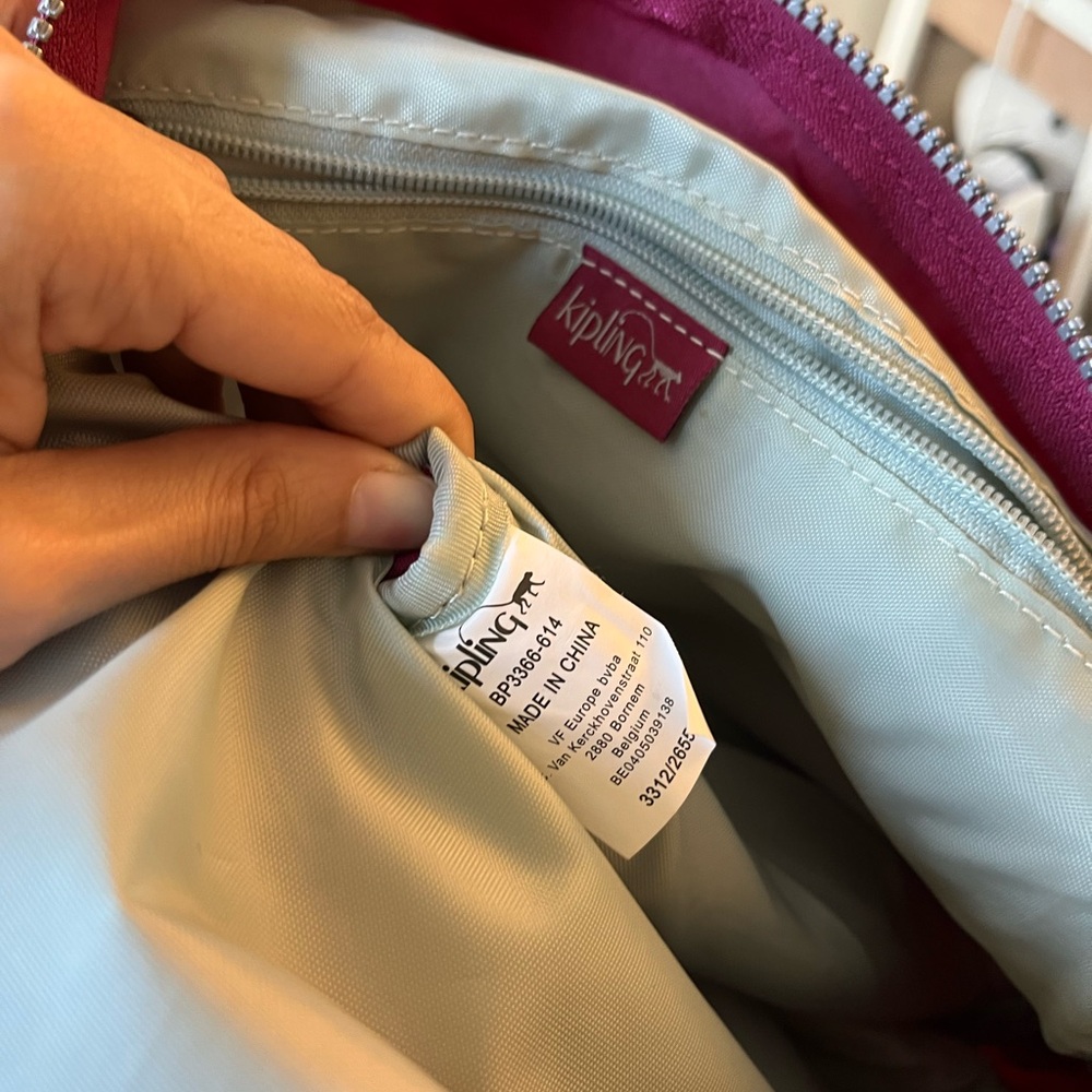 Kipling Lovebug small backpack with monkey keychain - Picture 7 of 9